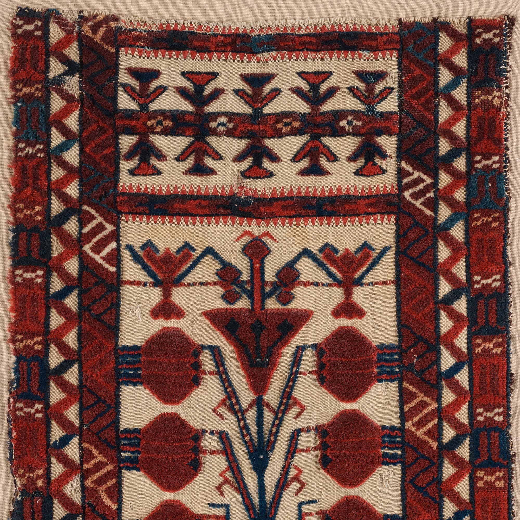 TÄLTBAND, FRAGMENT, antikt Turkmenskt, Tsarryssland, ca 102,5 x 39 cm. Monterat (med montering 107x42 cm).