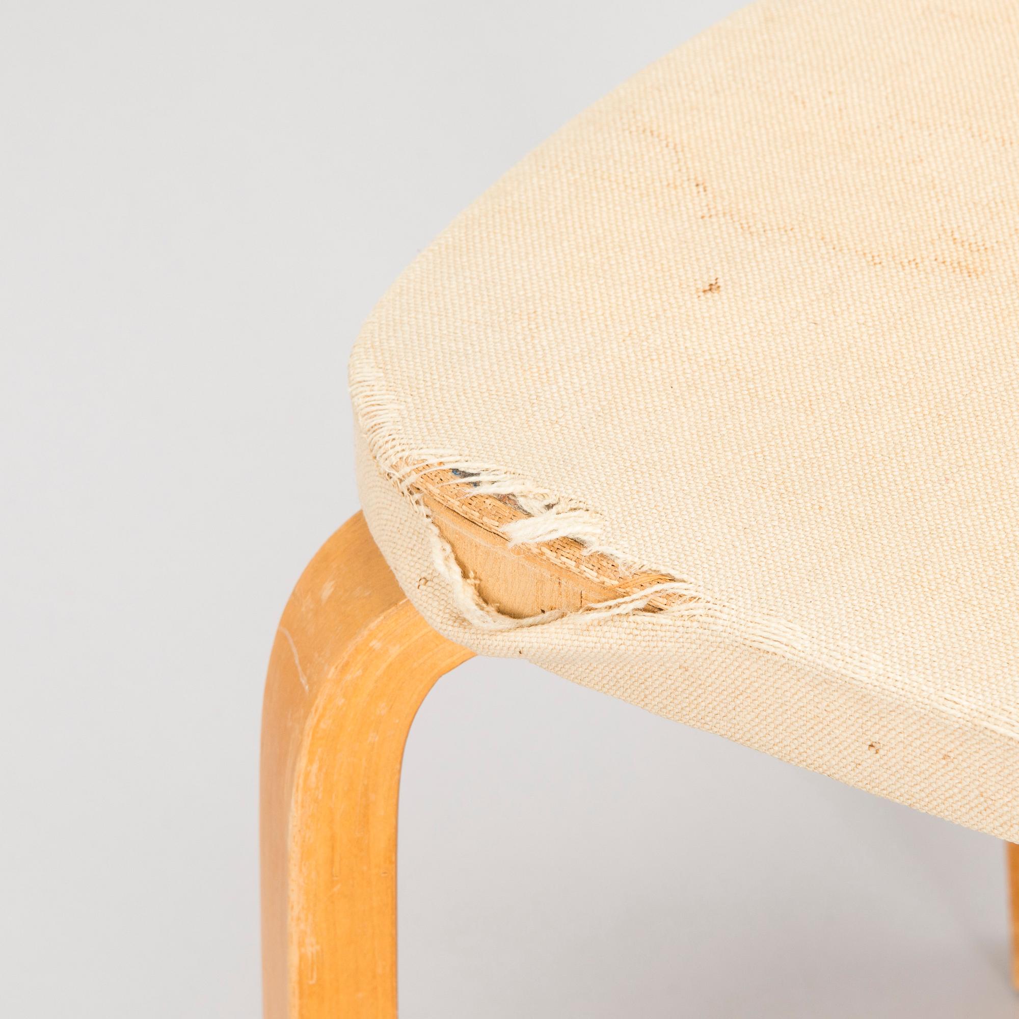Alvar Aalto, tuoleja 2 kpl,  malli 69 sekä tuoli malli A 65, O.Y. Huonekalu- ja Rakennustyötehdas A.B. 1950-luvun alku.