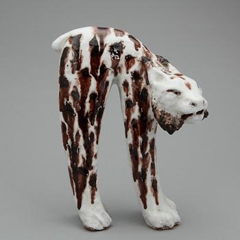 A Taisto Kaasinen glazed ceramic sculpture of a lynx, Upsala-Ekeby.