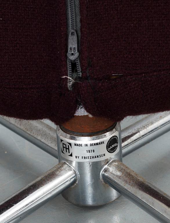 STOLAR, ett par, Verner Panton för Fritz Hansen 1978.