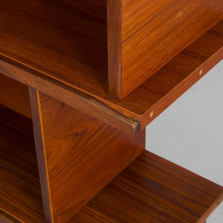 Ilmari Tapiovaara, bokhylla, "Pala", för Asko 1900-talets mitt.