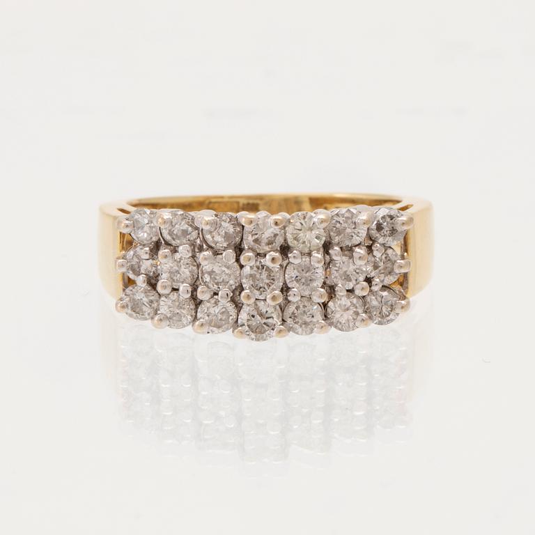 Ring 18K vitt och rött guld med runda briljantslipade diamanter.