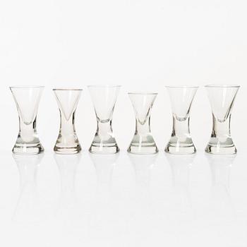 Snapsglas, 4 +2, snarlika, 1800-tal.