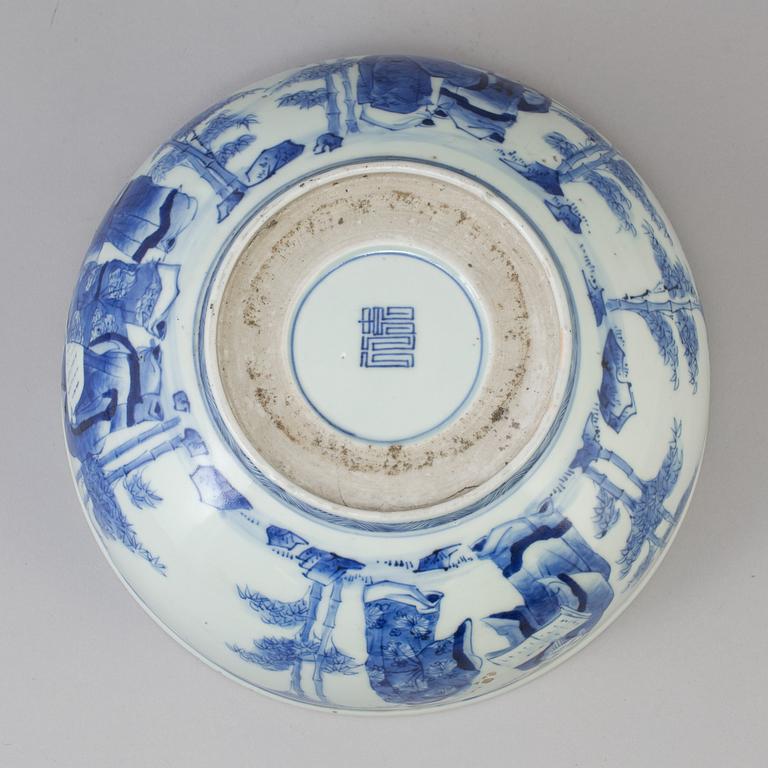 A blue and white bowl, circa 1900.