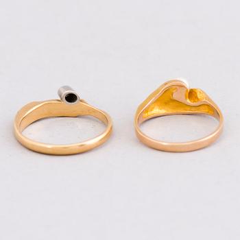 TWO BJÖRN WECKSTRÖM RINGS, pearl, diamond, 14K and 18K gold. Lapponia 1979-82.