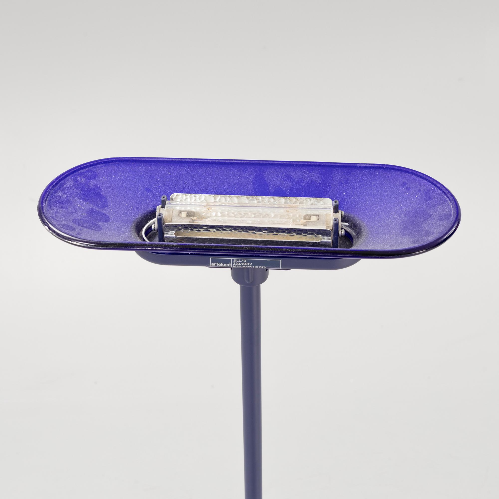 Perry King, Santiago Miranda & Gianluigi Arnald, a 'Jill' uplight from Arteluce/Flos.