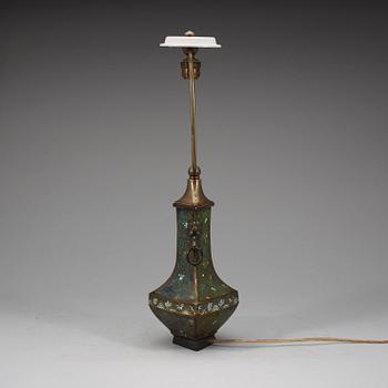 VAS, cloisonné. Qingdynastin, sent 1700-tal.