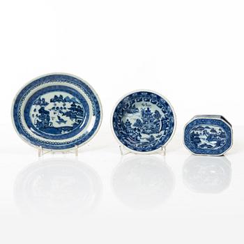 Parti kompaniporslin, 8 delar, Qingdynastin, Kina, 1700/1800-tal.