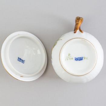 12 porcelain lidded cups with saucers, Royal Copenhagen.