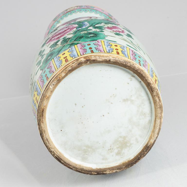 A Famille Rose vase, China, late Qing dynasty.