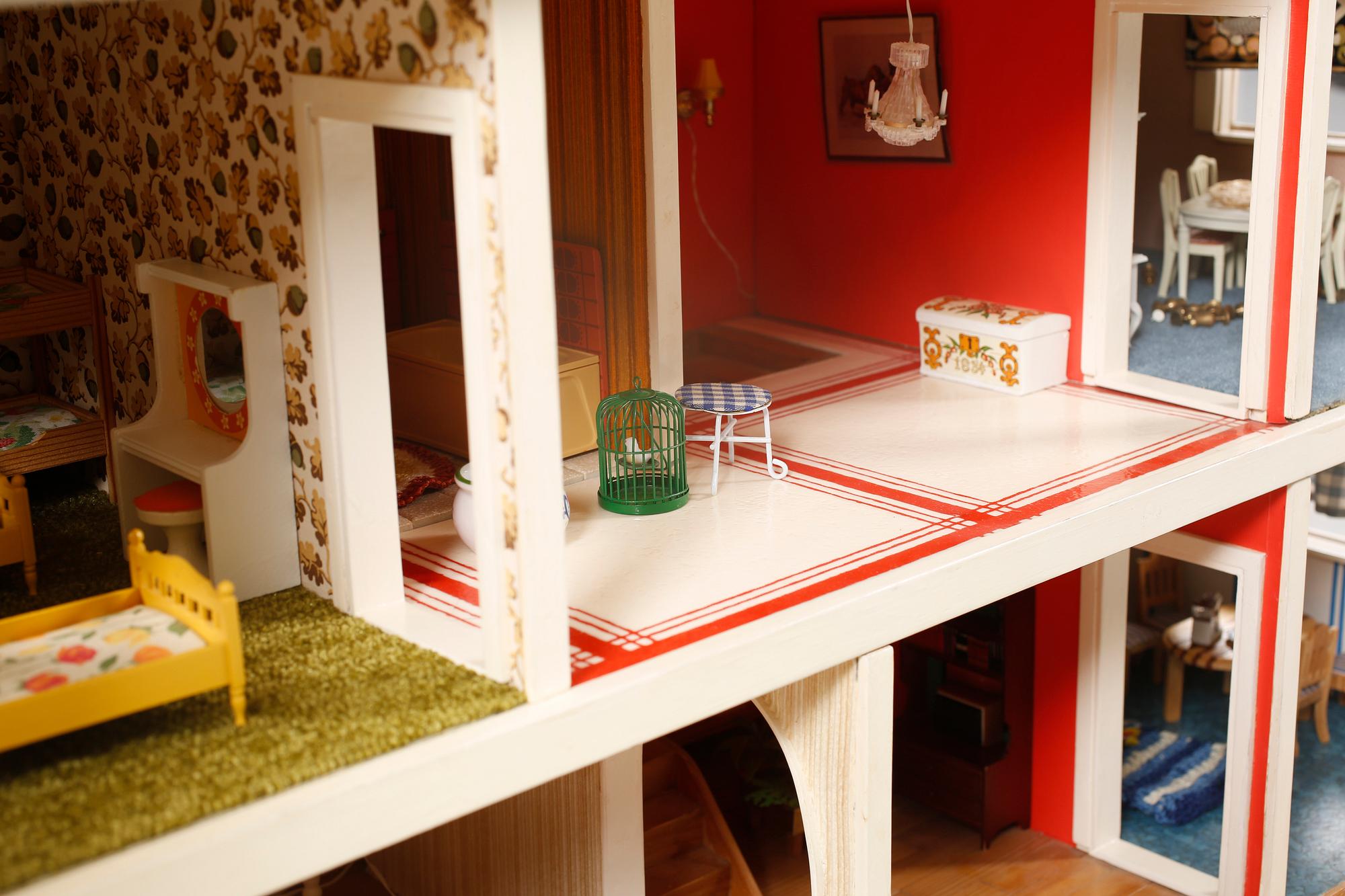 1980s dollhouse cheap