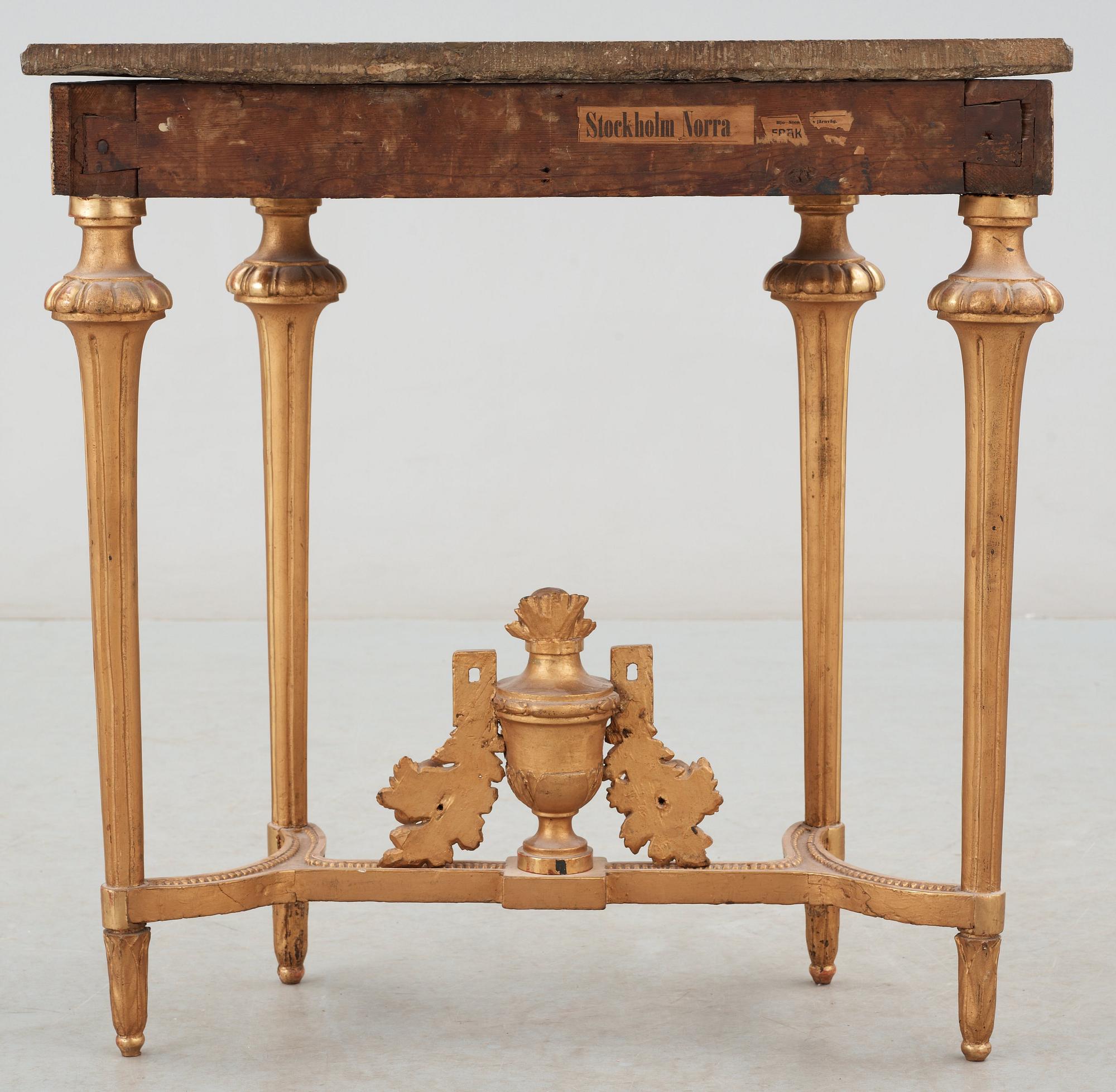 KONSOLBORD. Stockholmsarbete, 1700-talets slut. Gustavianskt.