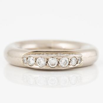 Ring in 18K white gold set with brilliant-cut diamonds,