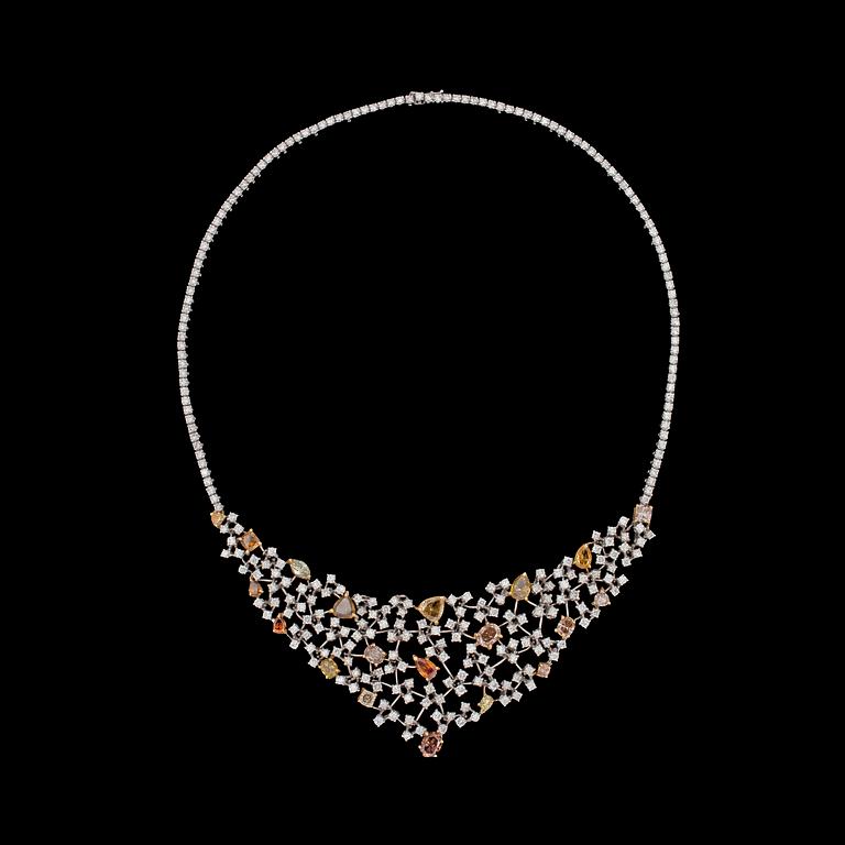 A mixed coloured diamond necklace, tot. 21.58 cts.