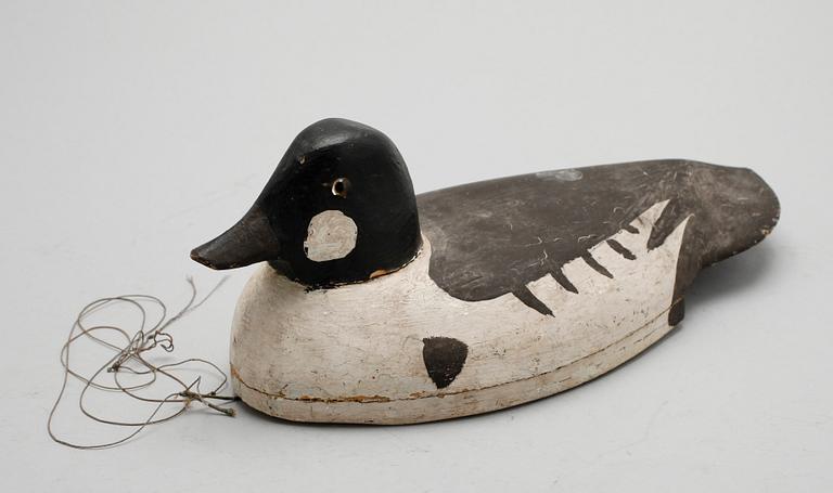 VETTE, skuret och bemålat trä, 1800-/1900-tal.