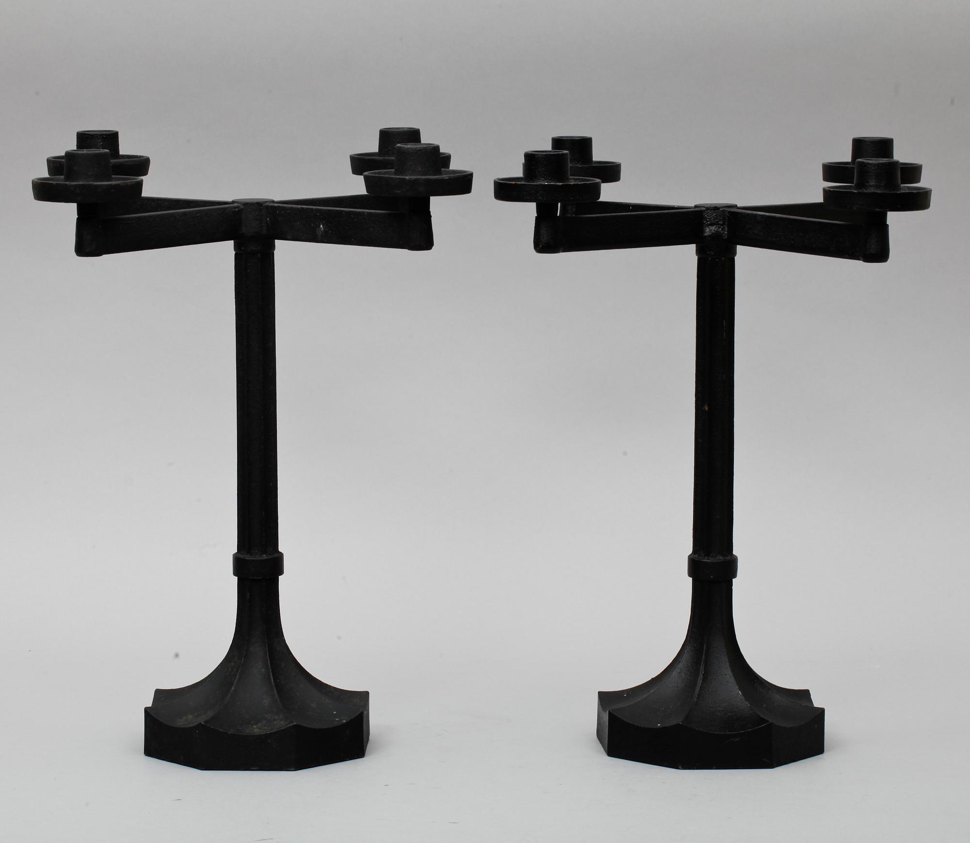 KANDELABRAR, gjutjärn, ett par. Sigurd Persson för Kockums 1965.