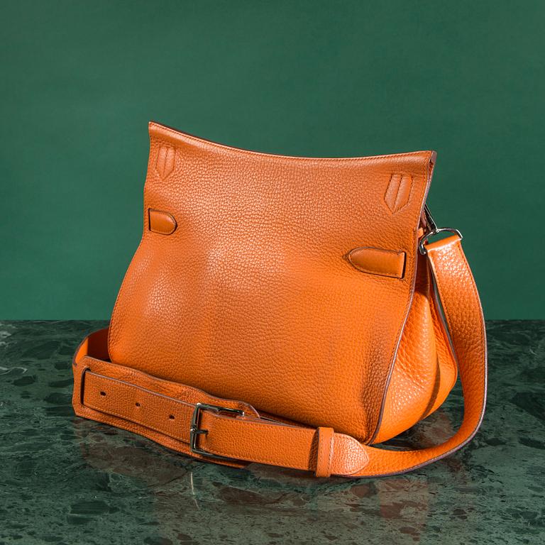 HERMÈS, axelremsväska, "Jypsière".