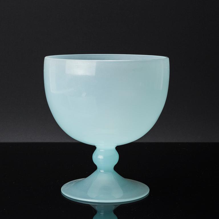 A MURANO GLASS BOWL ON STAND, 1950's.