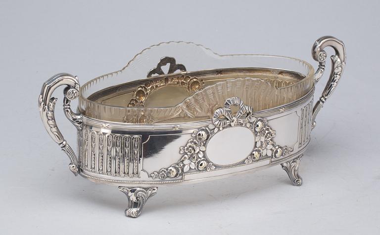 JARDINIERE, nysilver och glas, gustaviansk stil.