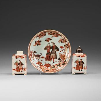 1499. A pair 'European Subject' tea caddies and a dish, Qing dynasty, early 18th Century.
