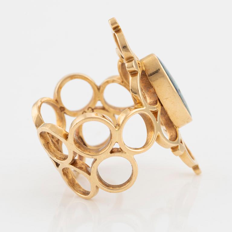 Cecilia Johansson ring, 18K gold and opal.