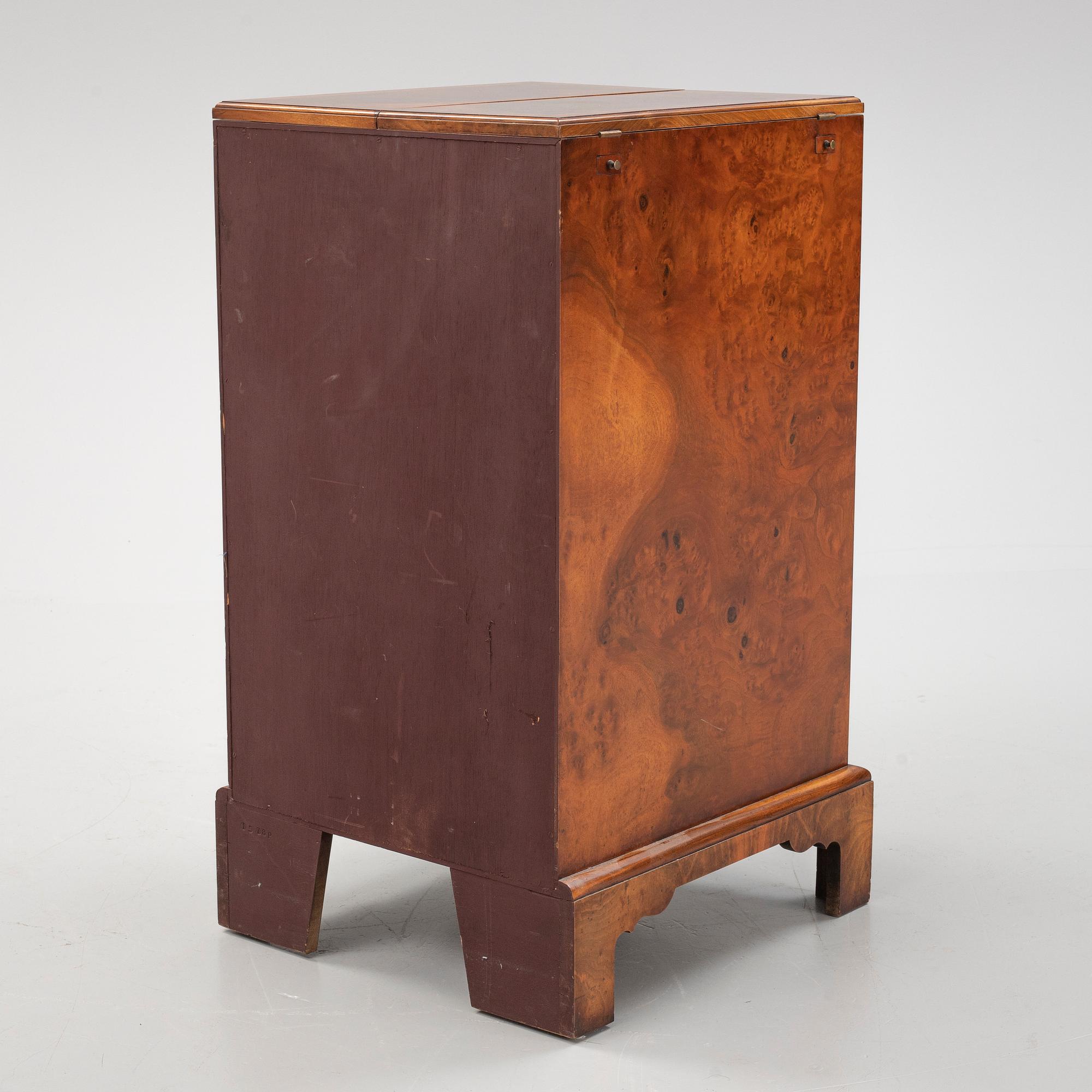 Byrå, England, 1900-tal.