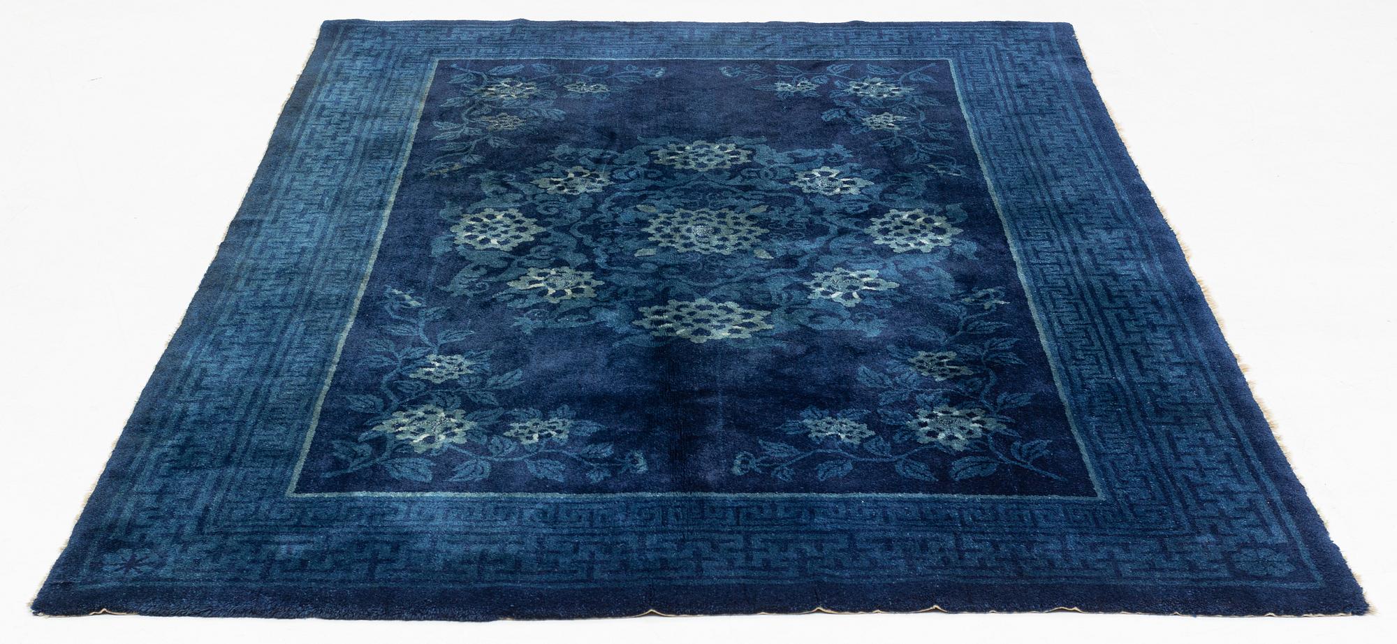 Matta, antik/semiantik Baotou, Kina, ca 265 x 175 cm.