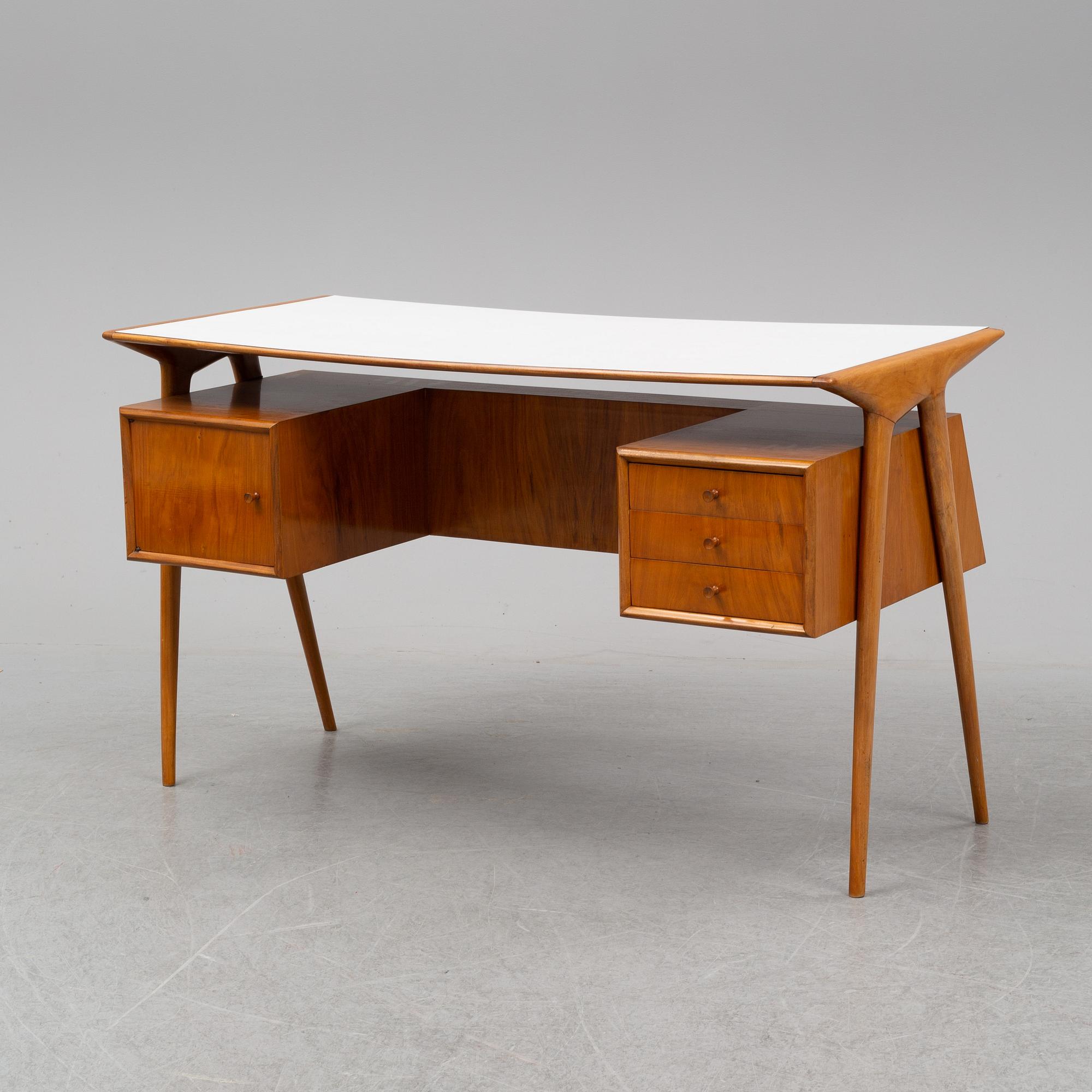 A 1950s writing desk. - Bukowskis
