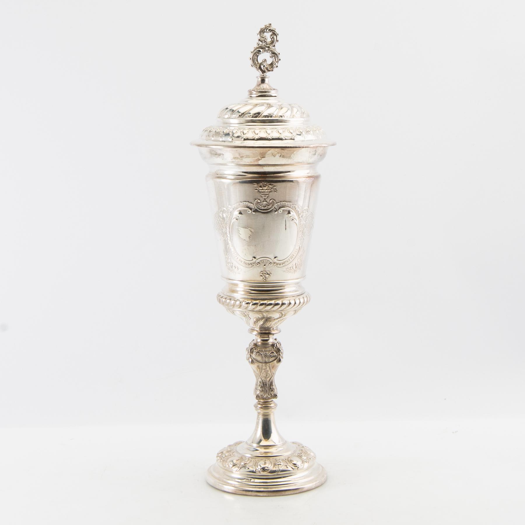 Cup Baroque style first half of the 20th century silver plate.