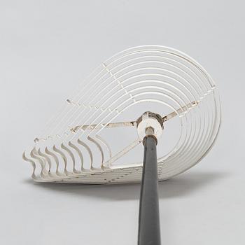 Alvar Aalto, 'Angel wing'  floor light model A 805, manufactured by Valaisinpaja Oy, late 20th century.