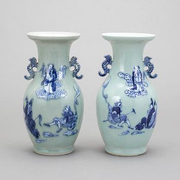 VASER, ett par, porslin, Kina, 1800-tal.