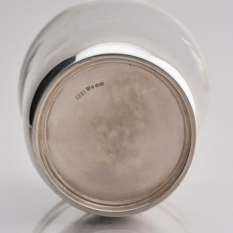 A silver cocktail shaker, mark of Nordisk silverkonst, Ramlösa, Sweden 1950.
