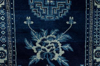 A rug, semi-antique Baotou, ca 121-122 x 59-61 cm.