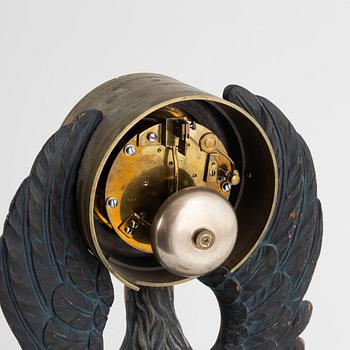 Bordspendyl, av Eduard Engelbrechten (urmakare verksam i Stockholm 1815-45), Empire.