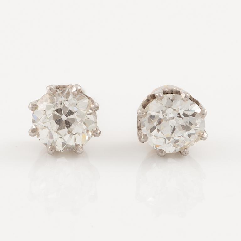 Earrings, a pair, 18K white gold with old-cut diamonds.