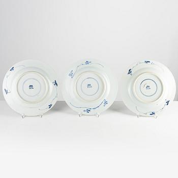 A set of six Chinese export porcelain imari plates, Qing dynasty, 18th century.