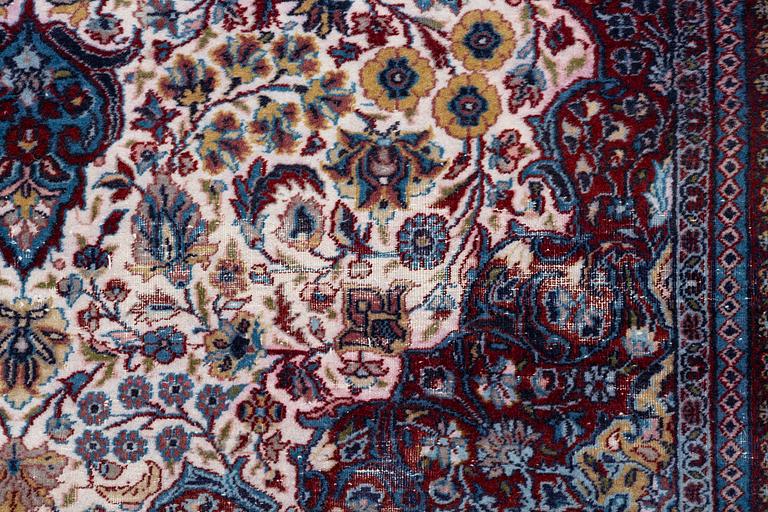 Carpet, Isfahan, 200 x 125 cm.