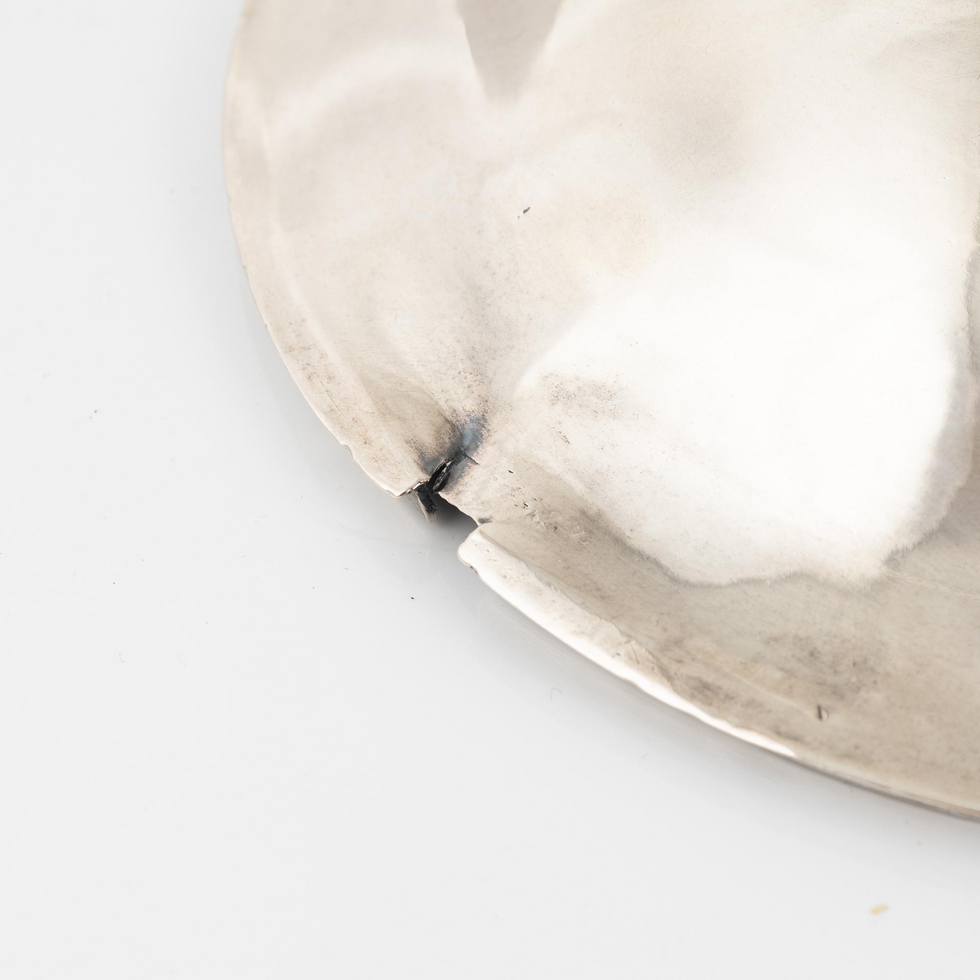 Carl Petter Lampa, a pair of silver sugar centerpiece bowls, Stockholm, Sweden, 1826.