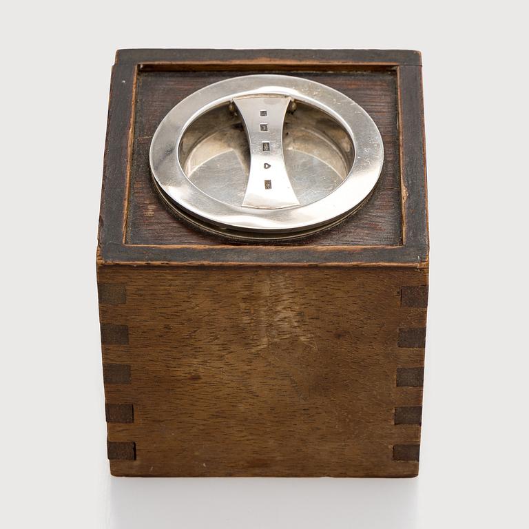 Bertel Gardberg, tedosa, teak och lock i silver, märkt BRG, silver 916H, Helsingfors 1957.