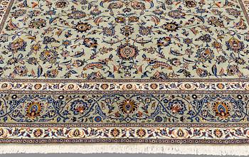 A carpet, Kashan, ca 414 x 310 cm.