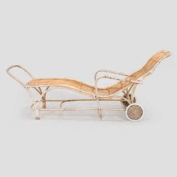 Aino Aalto, trädgårdsstol / solstol, modell 374, återförsäljare Artek, 1957.