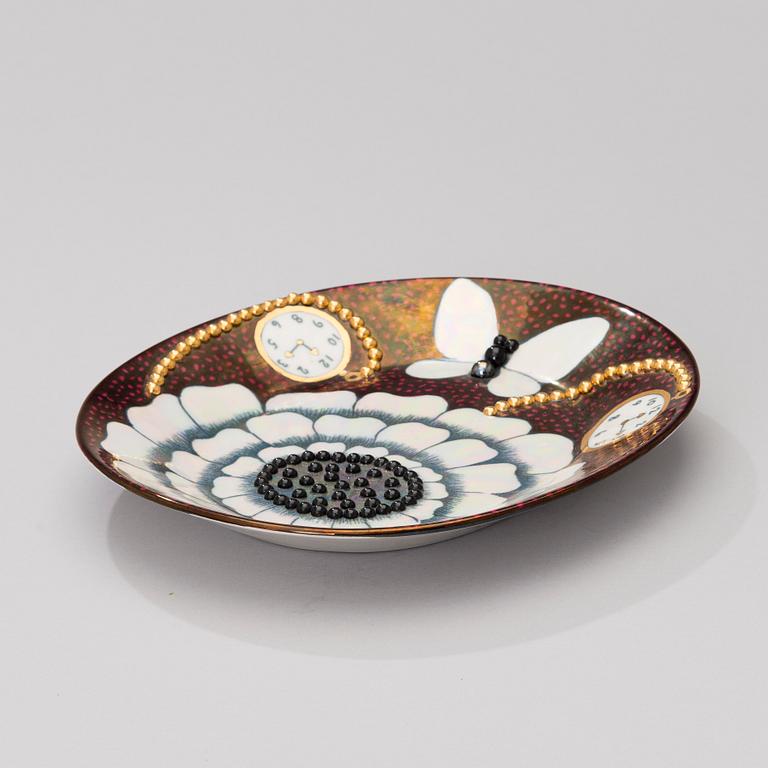 DISH, marked Birger Kaipiainen, sommarutställning på Rörstrands museum 1985 (summer exhibition at Rörstrand museum 1985).