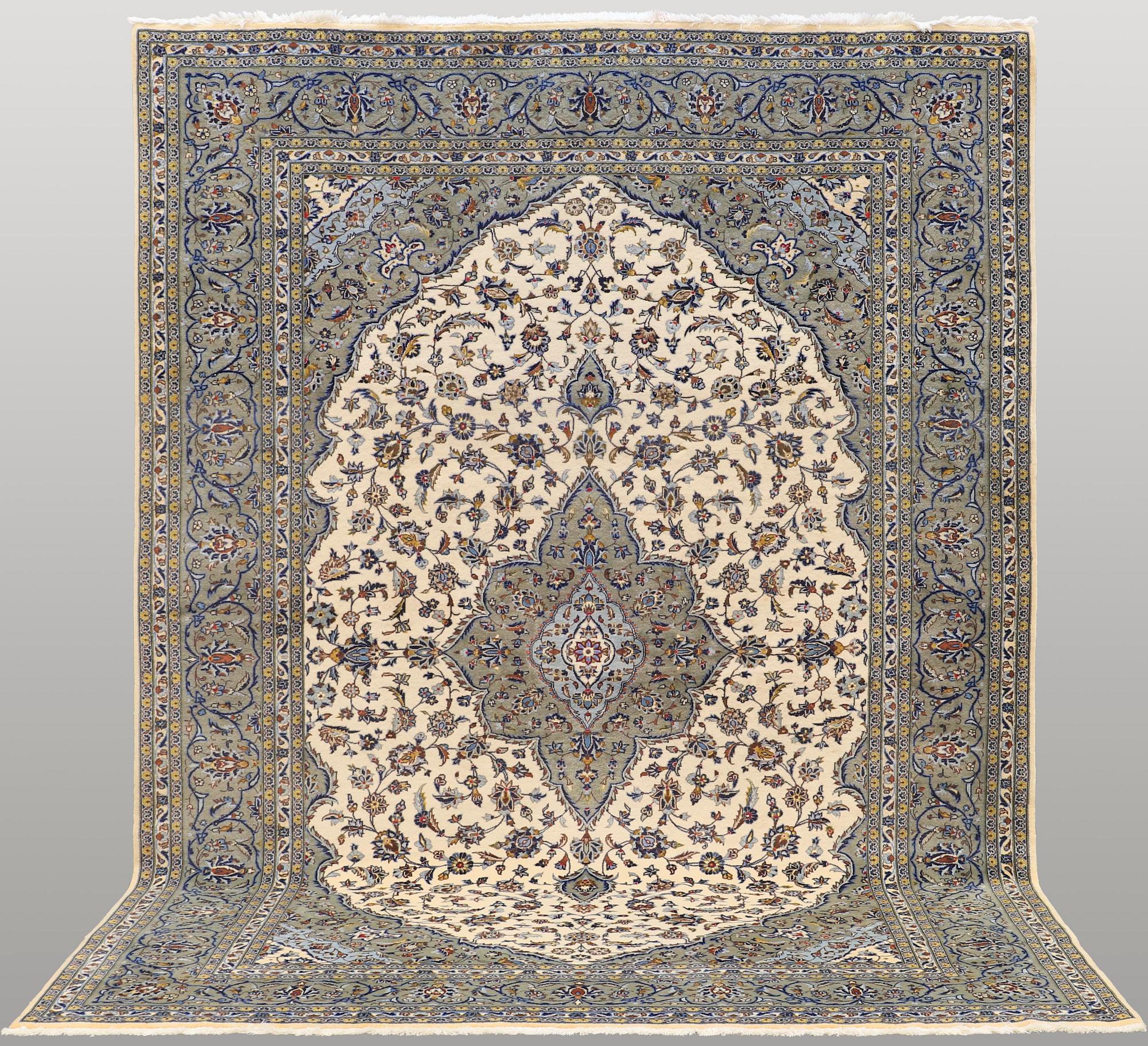 Keshan, ca 350 x 250 cm.