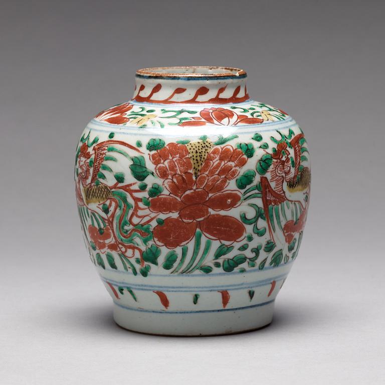A Transitional wucai jar, 17th Century.