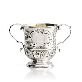 355. A parcel gilt silver cup, mark of Philippe Le Vavasseur Dit Durell, Jersey circa 1740.