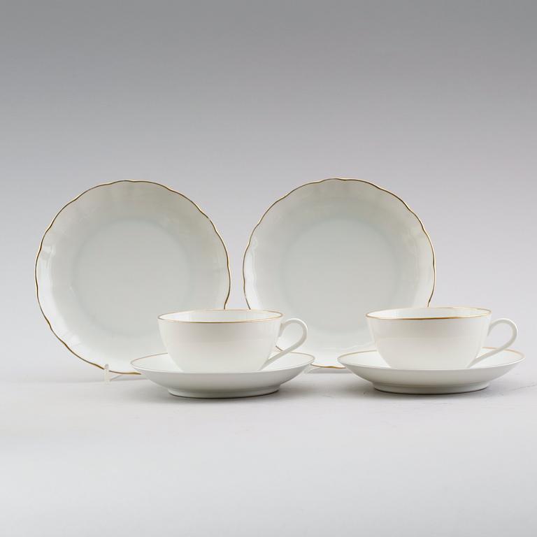 TEKOPPAR MED FAT, 13 st, SAMT ASSIETTER, 14 st, porslin, ALP, Lidköping.