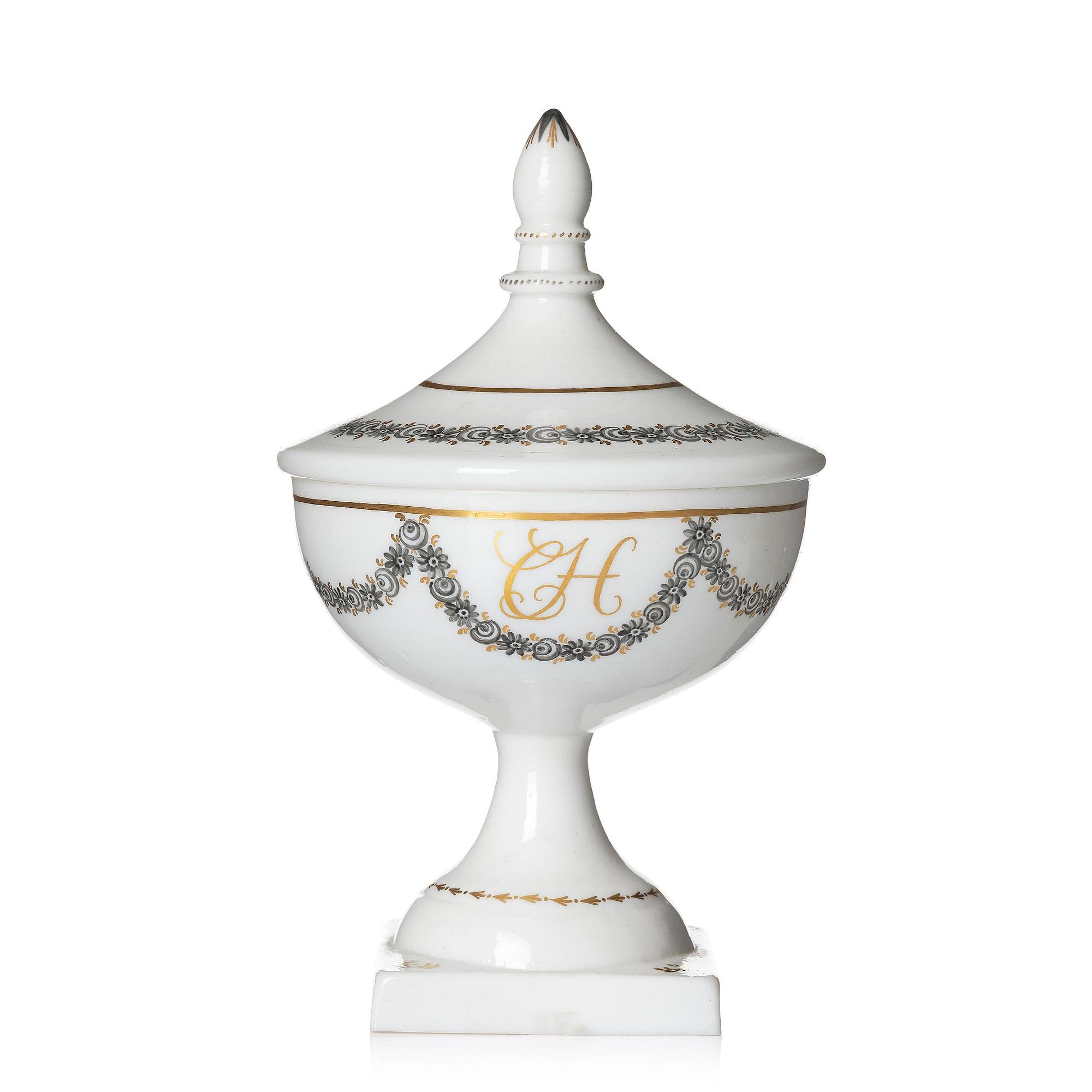 A Swedish glass suger bowl with cover, Strömsbäcks glass works, circa 1800.