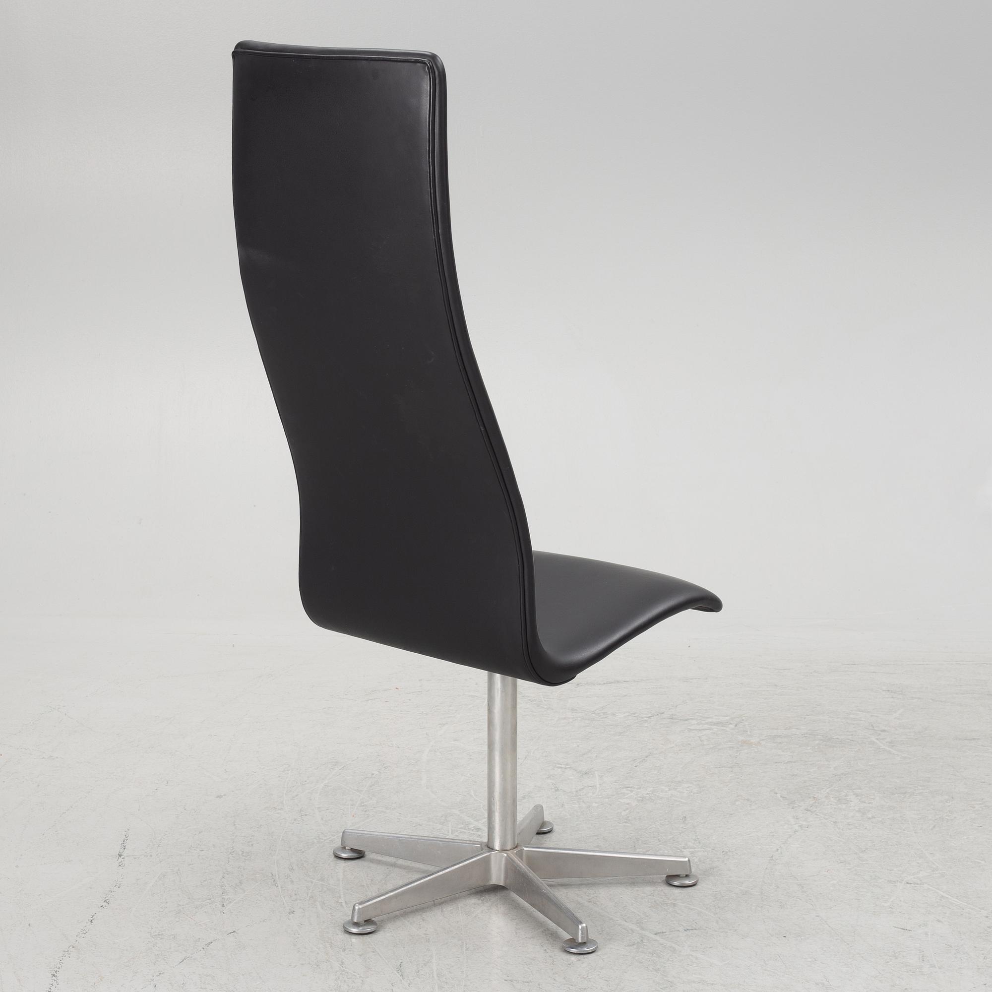 Arne Jacobsen, an 'Oxford Chair', Fritz Hansen, Denmark 1998.