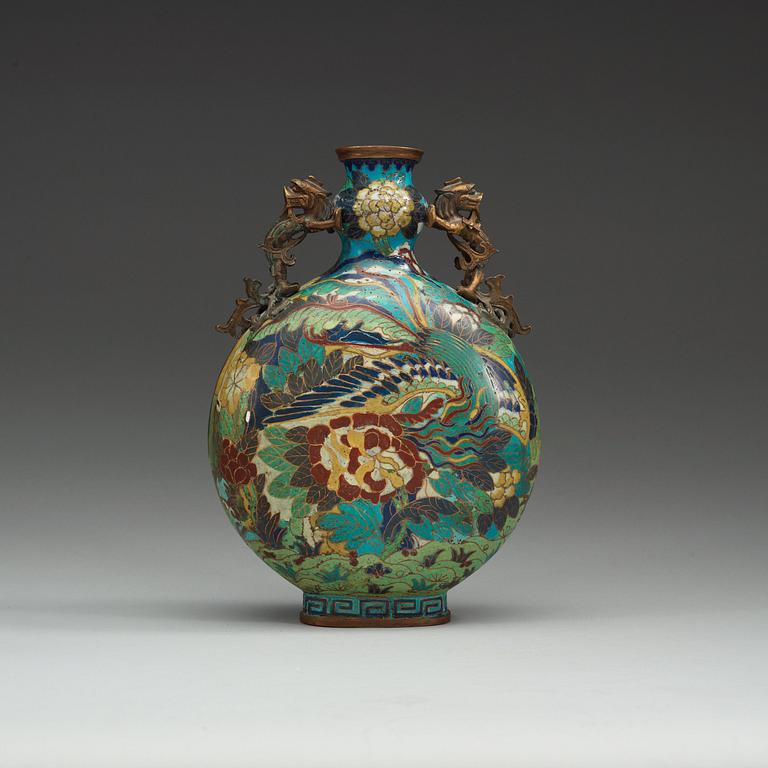 A cloisonné moon flask decorated with phoenix birds and flowers, Qing dynasty (1644-1912).