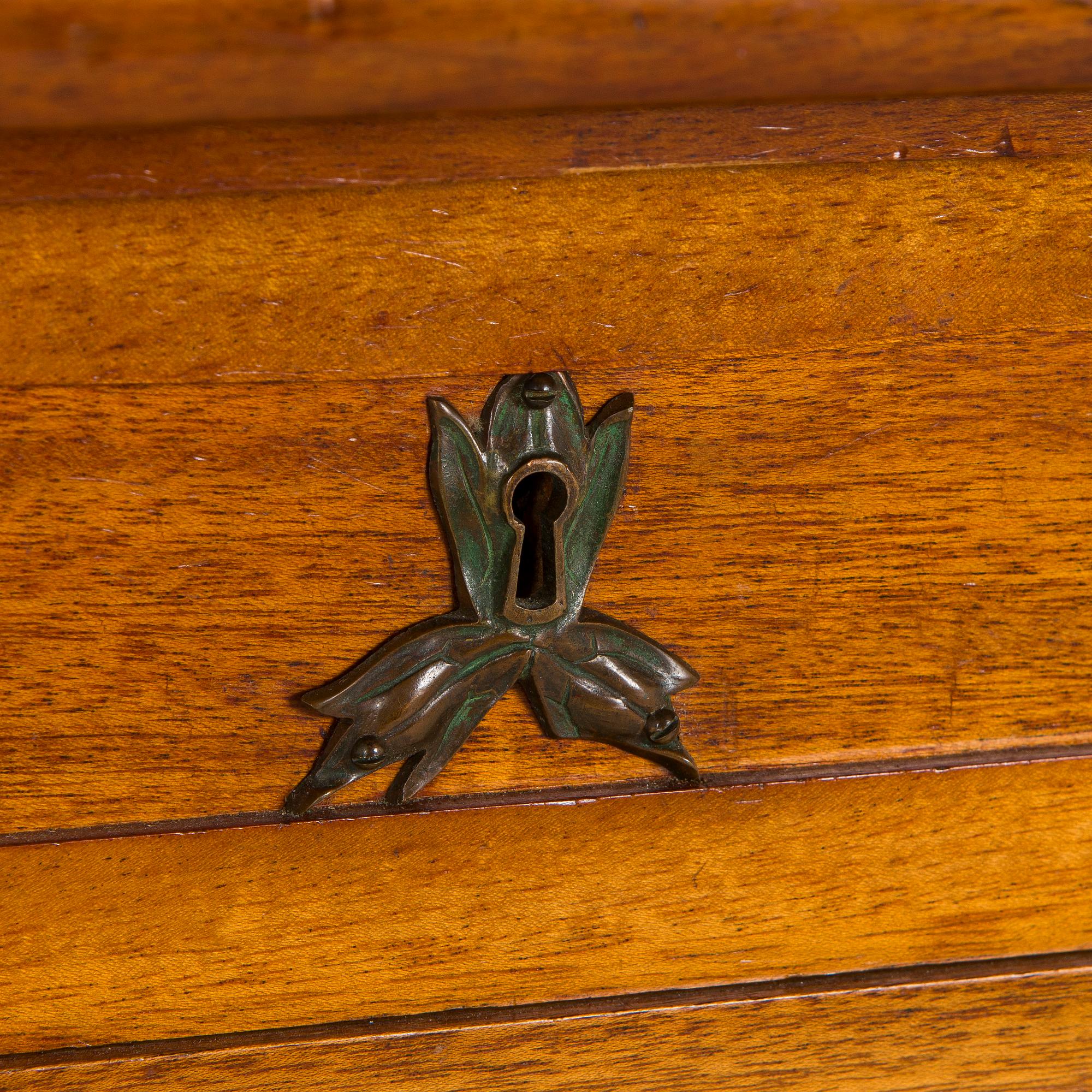 Karl Tirén, An Art Nouveau mahogany cabinet by A.B Naeslunds Möbelfabrik, Umeå, Sweden, approx. 1901.